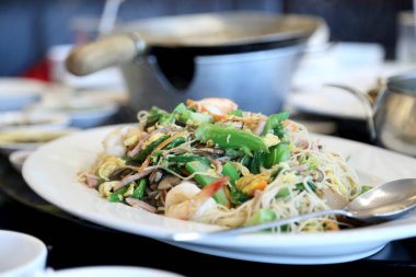 Karidesli kızarmış şehriye..