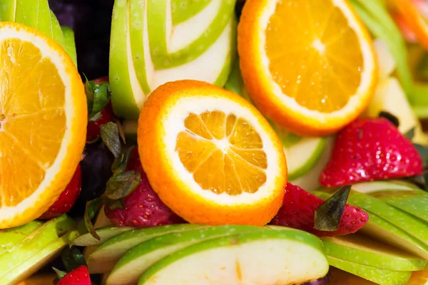 Fresh fruit plate — Stock Photo, Image