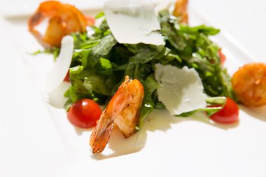 taze karides salatası