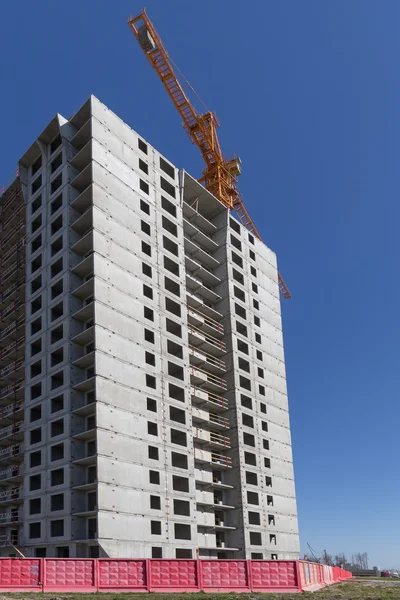 Nieuwbouw gebouw huurkazerne appartementenhuis — Stockfoto