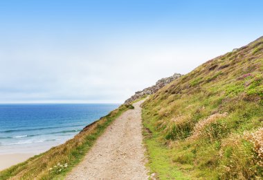 Seçme St Agnes ve Şapel Porth Atlantik Okyanusu kıyısında, Cornwall