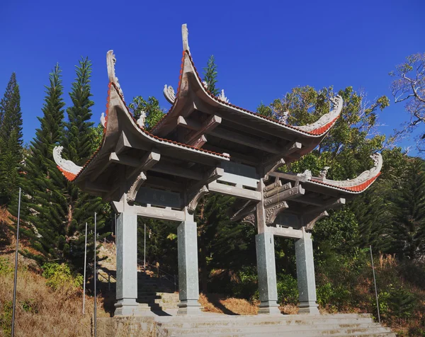 Tempel van Nirvana Boeddha op Ta Cu berg — Stockfoto