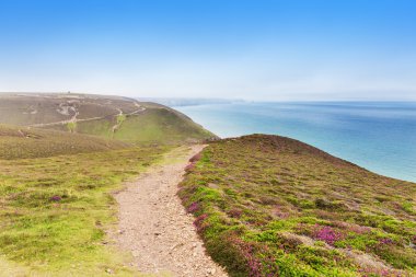 Seçme St Agnes ve Şapel Porth Atlantik Okyanusu kıyısında, Cornwall