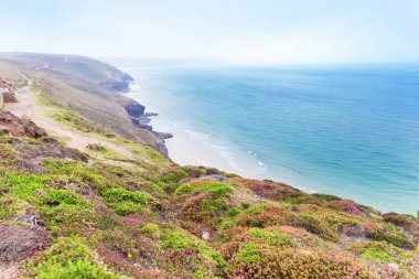 Seçme St Agnes ve Şapel Porth Atlantik Okyanusu kıyısında, Cornwall