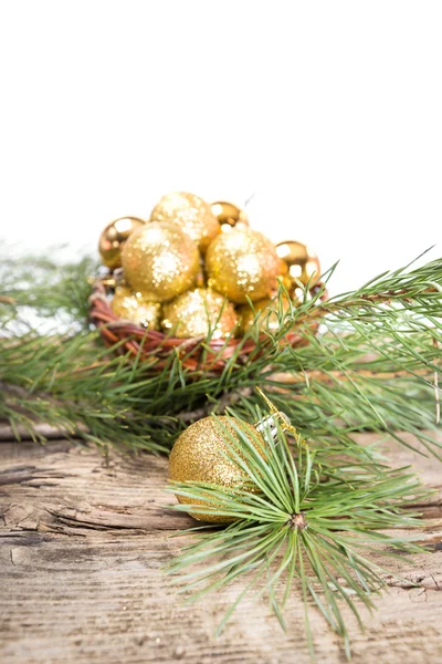 Julkort med gyllene blanka bollar — Stockfoto