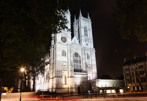 Вестминстерское аббатство, Лондон, Англия, ночью — стоковое фото