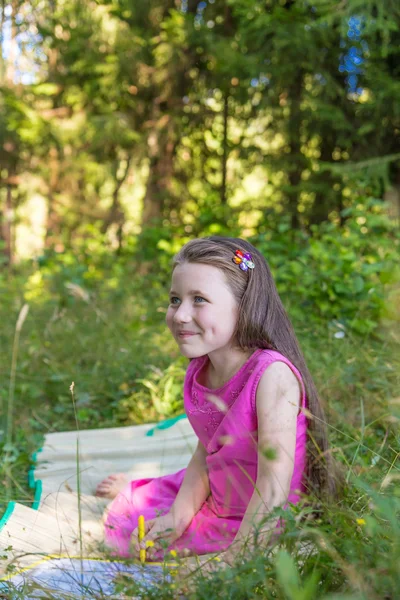 Little girl drawing — Stock Photo, Image