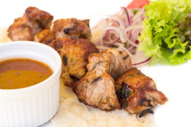 Domuz Barbekü Barbekü bir plaka üzerinde