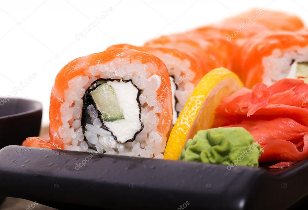Salmon sushi rolls