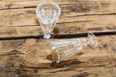 votka ve ciggarettes - sağlıksız yaşam tarzı