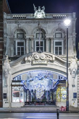 13 Kasım 2014 Burlington arcade dükkanlarında Picadilly Street, Londra, süslenmiş Noel ve yılbaşı 2015, İngiltere, Birleşik Krallık