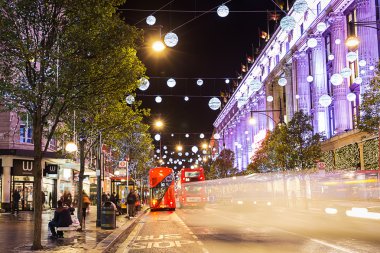 13 Kasım 2014 Oxford Street, Londra, Noel için dekore edilmiş 