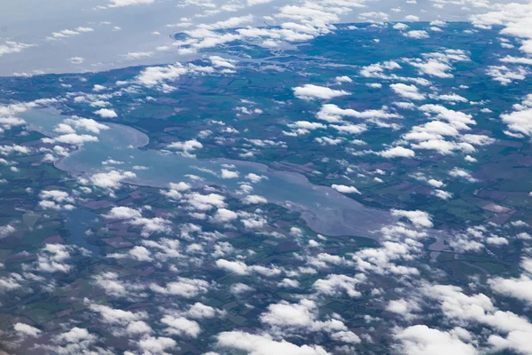 Blick aus dem Flugzeug auf die Erde — Stockfoto