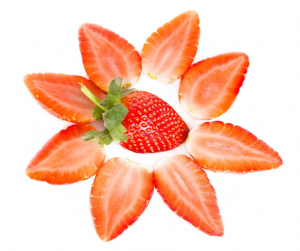 Fresas dulces frescas y sabrosas sobre fondo blanco —  Fotos de Stock