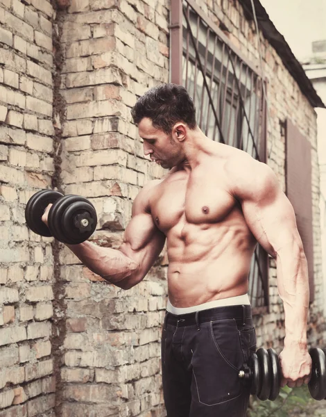 Hombre del músculo — Foto de Stock