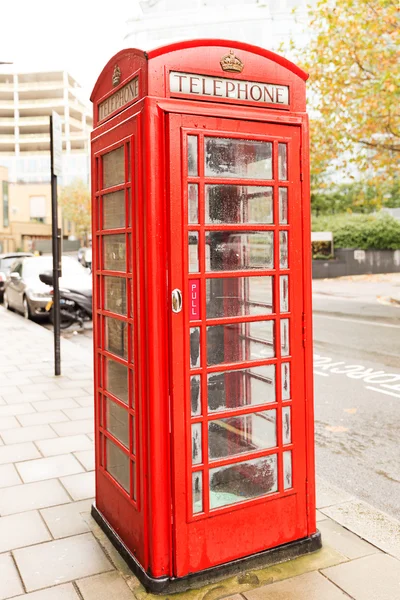 Famous classic English red telephone box — Stock Photo, Image