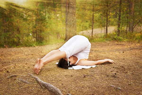 Pose de charrue de yoga — Photo