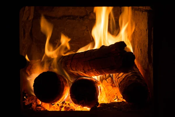 Fire in a fireplace — Stock Photo, Image