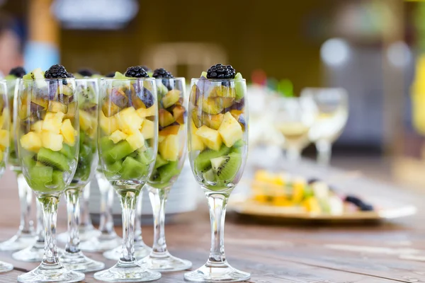 Fresh fruit cuts in champagne party glasses — Φωτογραφία Αρχείου