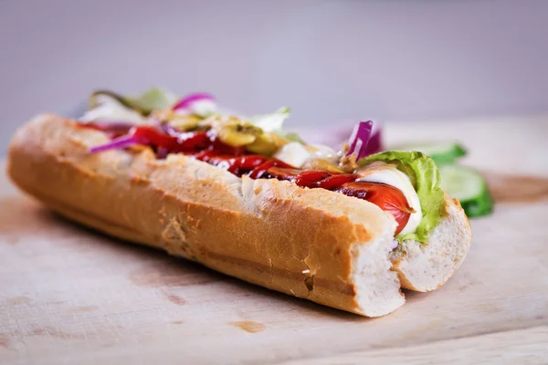 Świeże domowe hot dog — Zdjęcie stockowe