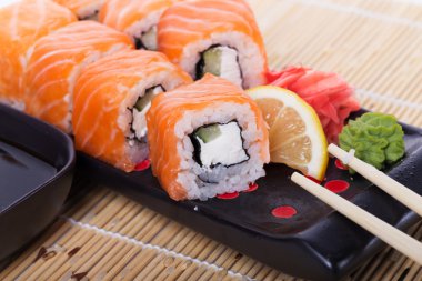 Somon suşi rulo
