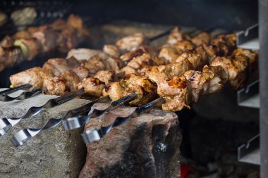 Taze domuz Barbekü açık havada