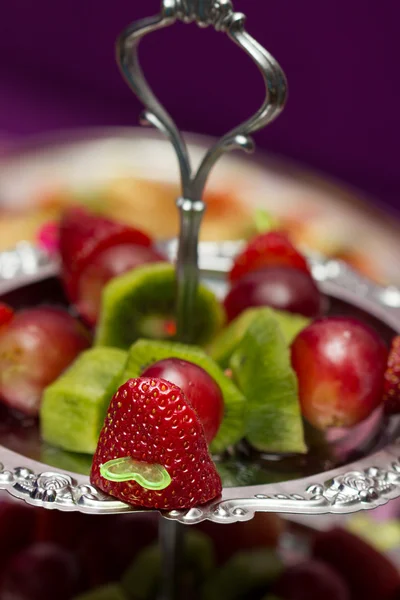 Meyve kanepe snack — Stok fotoğraf