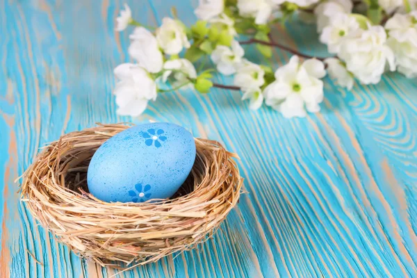 Easter egg in a nest — Stock Photo, Image