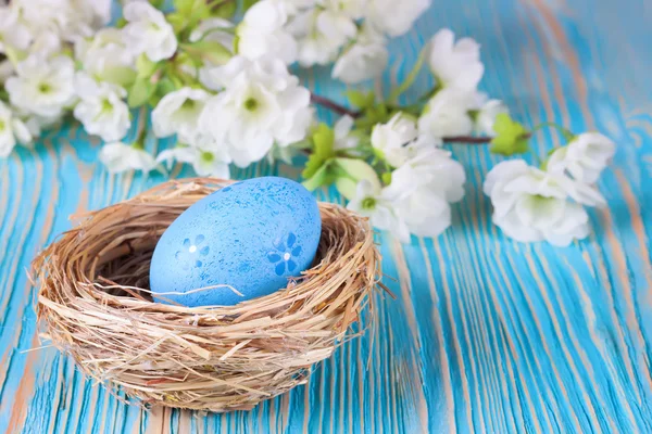 Easter egg in a nest — Stock Photo, Image