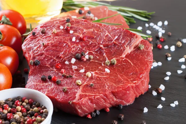 Tatarský biftek s kořením — Stock fotografie
