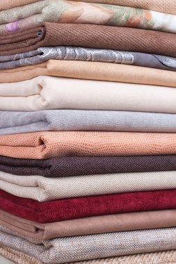 renkli katlanmış Tekstil yığını
