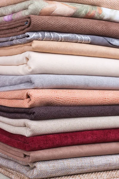 renkli katlanmış Tekstil yığını