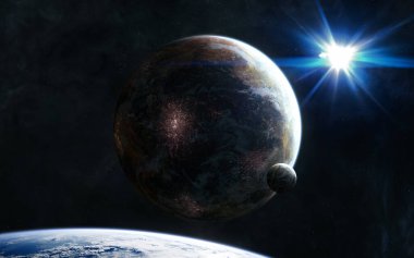 Parlak mavi yıldızın arka planına karşı yerleşik derin uzay gezegenleri