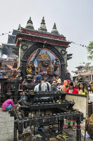 - Esta enorme imagem de pedra de Bhairav representa a divindade Shiva, Kathmandu, Nepal — Fotografia de Stock