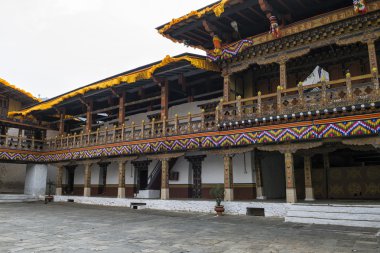 Punakha Dzong, Birleşik Arap Emirlikleri. Punakha Dzong veya Punakha, Bhutan'ın eski başkenti Pungthang Dewachen Phodrang (Palace of büyük mutluluk).