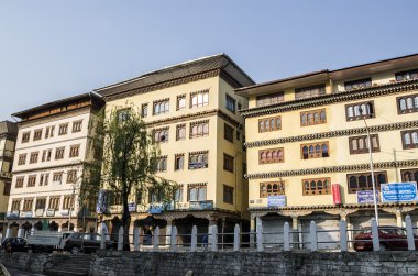 Thimphu, Bhutan - 10 Nisan 2016: Bahar mevsiminde Bhutan'da Thimphu görünümü şehir