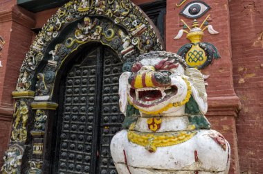 Taleju Tapınağı, Durbar Meydanı, Katmandu, Nepal kapıda dışında aslan heykelleri
