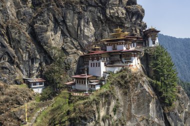 Taktshang Manastırı, Birleşik Arap Emirlikleri. Kaplanlar yuva Manastırı da Taktsang Palphug Manastırı biliyorum. Cliffside Vadisi'nin üst: Paro, Bhutan, yer.