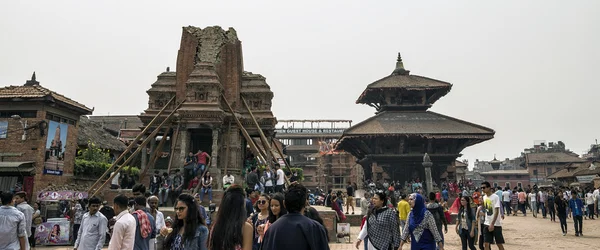 Kathmandu Nepal Kwietnia 2016 Odszkodowanie Ulicy Budynku Bhaktapur Wielkim Trzęsieniu — Zdjęcie stockowe