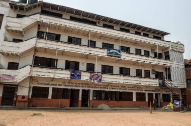 Hanuman Dhoka Durbar Meydanı 'ndaki lise, Katmandu, Nepal. Okul Nepal 'in çocuklarına bir gelecek veriyor.