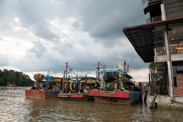 Kuala Sepetang Jetty Hajókkal Tengeri Ételek Étterem Egy Híres Turista — Stock Fotó