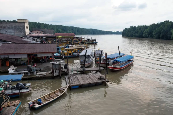Kuala Sepetang Jetty Hajókkal Tenger Gyümölcsei Étterem Egy Híres Turista — Stock Fotó