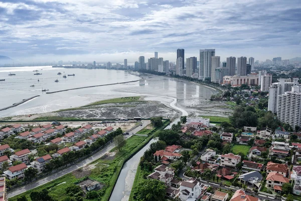 2018 Scenic View Gurney Drive Land Reclamation Activity Penang Malaysia 로열티 프리 스톡 사진