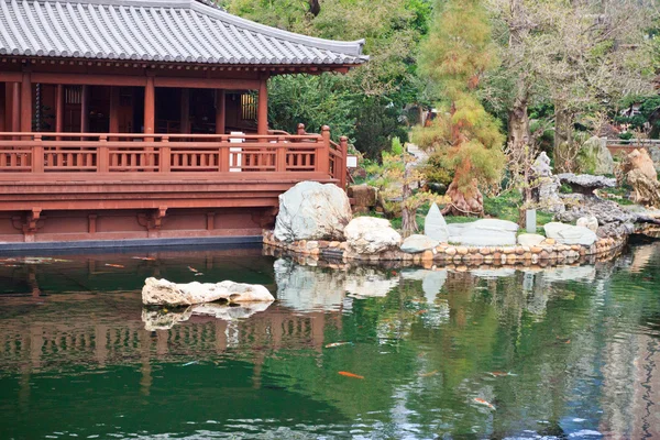 Öffentlicher nan lian garten, chi lin nonnenkloster, diamond hills, hong kong — Stockfoto