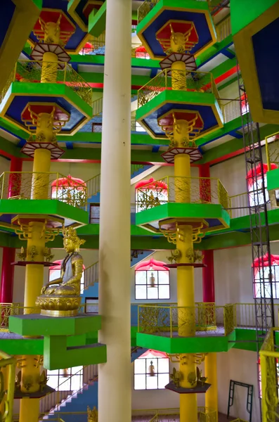 L'intérieur de la pagode du temple bouddhiste tibétain Tambun, Perak — Photo