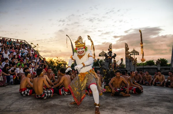 Dança tradicional de Kecak balinês, Templo de Uluwatu, Bali — Fotografia de Stock