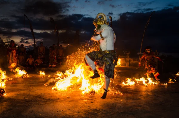 Traditional Balinese Kecak Dance, Uluwatu Temple, Bali — Stock Photo, Image