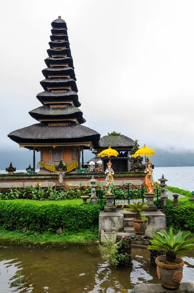 Ulun danu tempel, bali, Indonesië — Stockfoto
