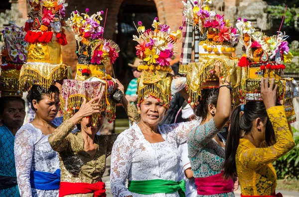 Desfile de Ogoh-ogoh e dia de Nyepi em Ubud, Bali, Indonésia — Fotografia de Stock