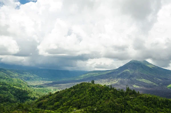 Vista del volcán desde Kintamani, Bali, Indonesia —  Fotos de Stock